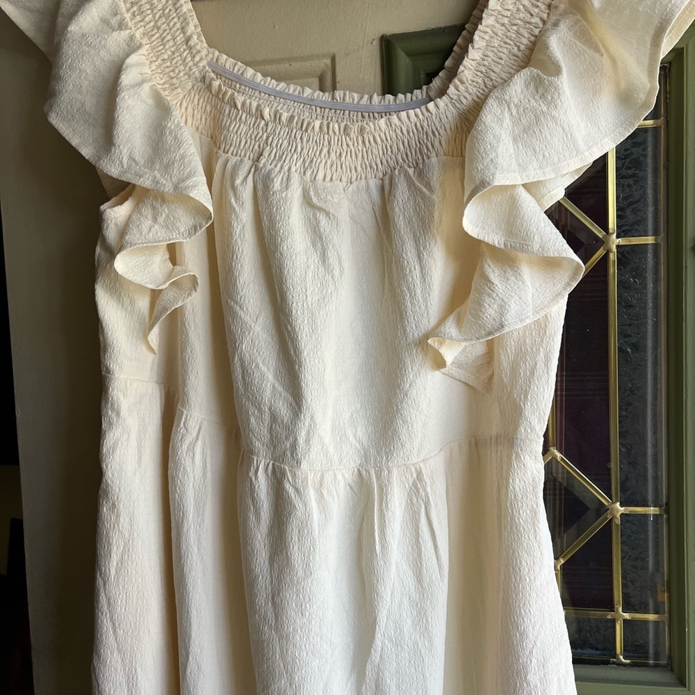 Elegant Cream Dress 
Size L - Picture 5 of 12